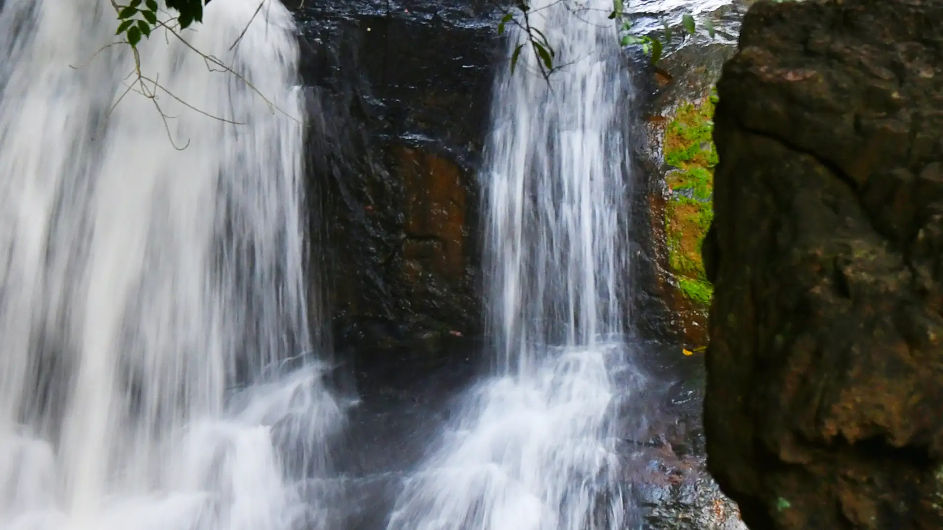 Oliyarik & Erappu Waterfalls